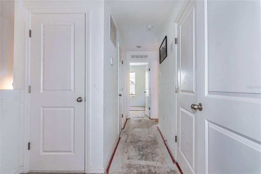 For Sale: $200,000 (3 beds, 2 baths, 1404 Square Feet)