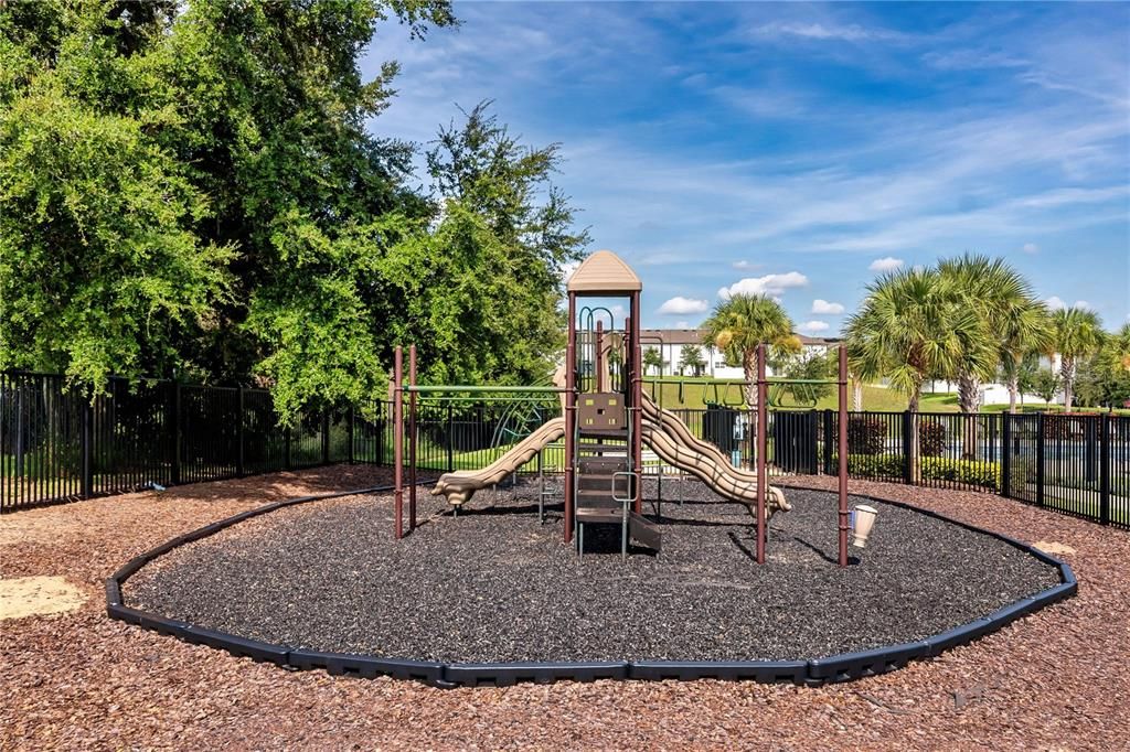 For Sale: $200,000 (3 beds, 2 baths, 1404 Square Feet)