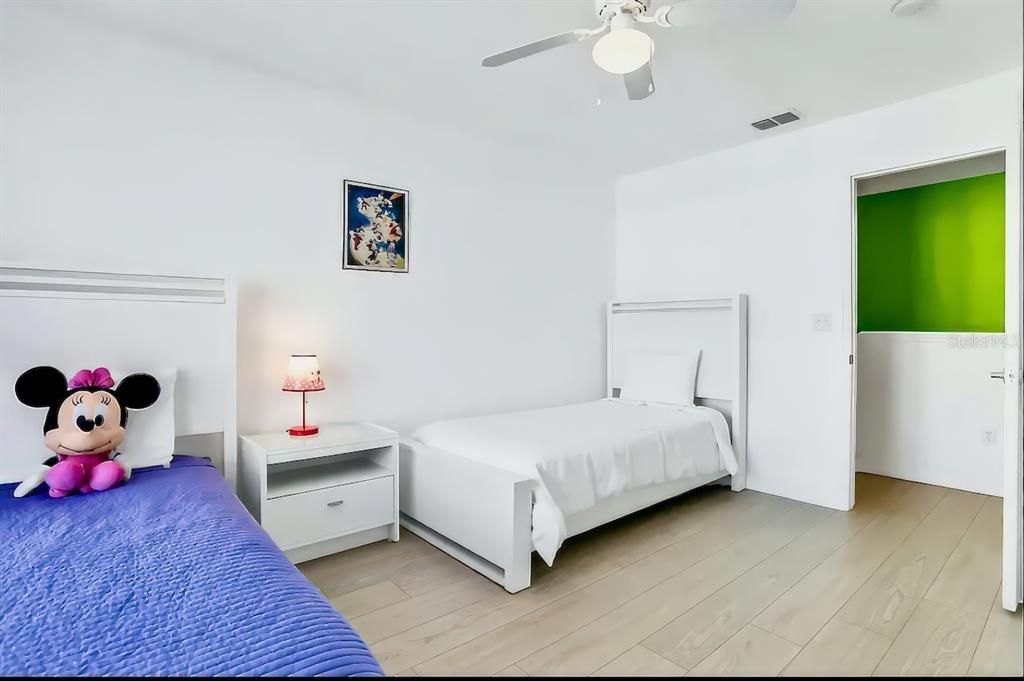 待售: $226,000 (3 贝兹, 2 浴室, 1296 平方英尺)