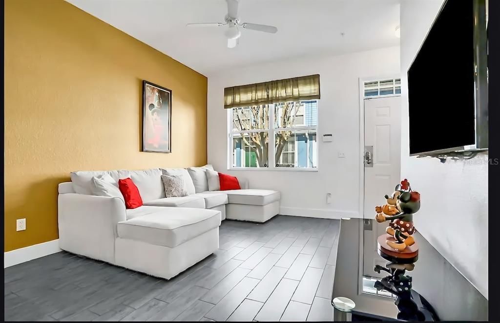 待售: $226,000 (3 贝兹, 2 浴室, 1296 平方英尺)