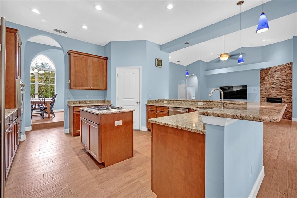 На продажу: $1,100,000 (4 спален, 3 ванн, 3004 Квадратных фут)