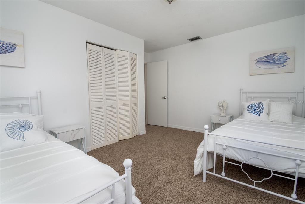 На продажу: $1,175,000 (5 спален, 3 ванн, 3168 Квадратных фут)