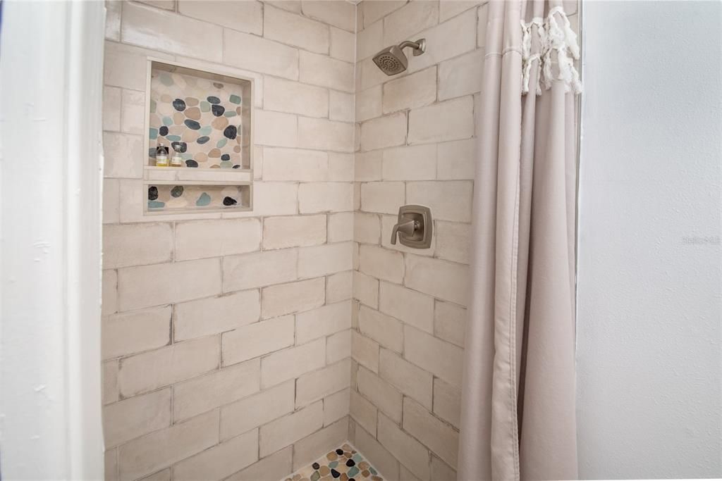 На продажу: $1,175,000 (5 спален, 3 ванн, 3168 Квадратных фут)