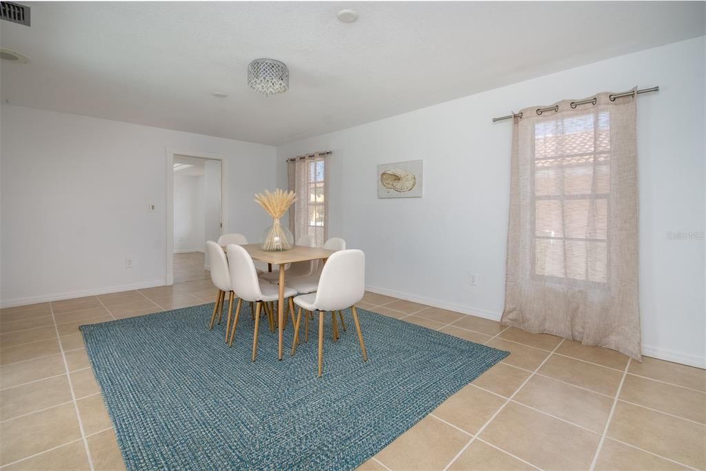 На продажу: $1,175,000 (5 спален, 3 ванн, 3168 Квадратных фут)