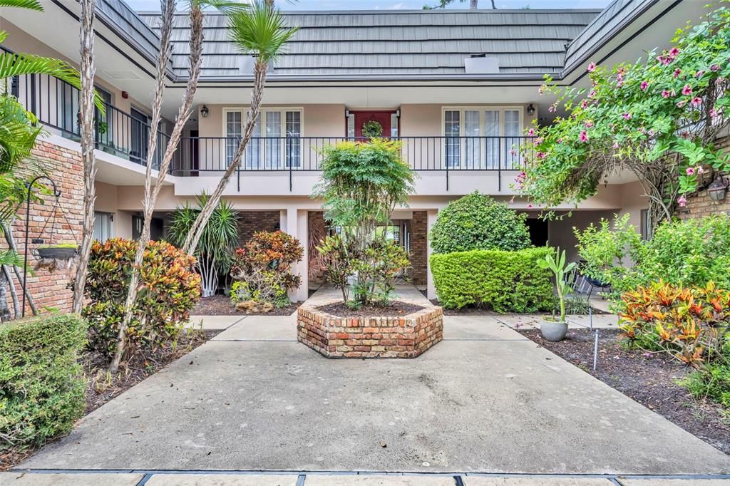 最近售出: $272,000 (2 贝兹, 2 浴室, 1010 平方英尺)