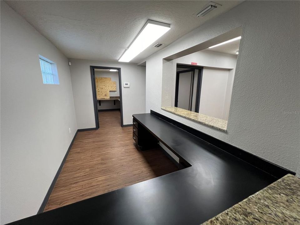 合同活跃: $1,395,000 (0 贝兹, 0 浴室, 1913 平方英尺)