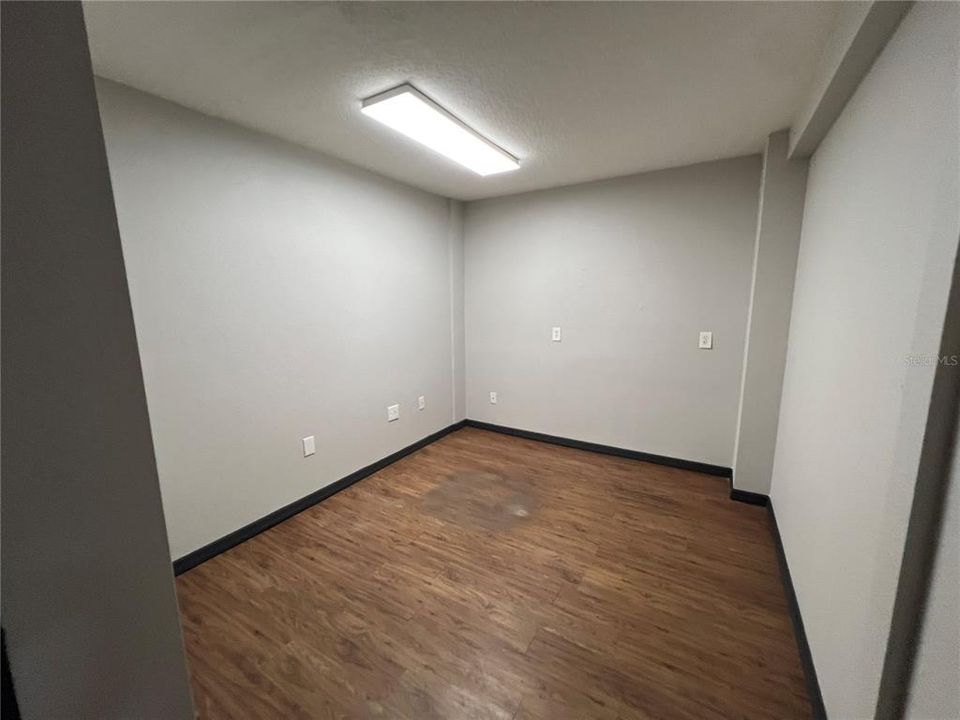 合同活跃: $1,395,000 (0 贝兹, 0 浴室, 1913 平方英尺)