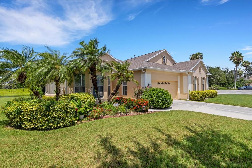 Activo con contrato: $329,000 (2 camas, 2 baños, 1827 Pies cuadrados)