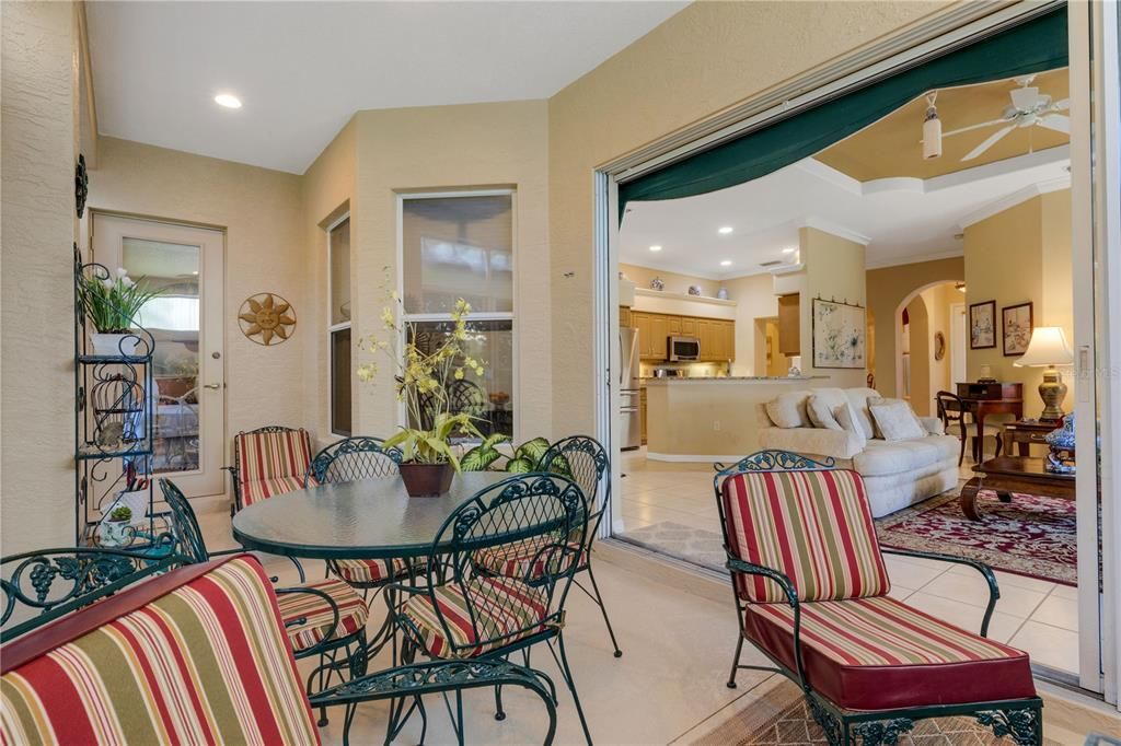 Activo con contrato: $329,000 (2 camas, 2 baños, 1827 Pies cuadrados)