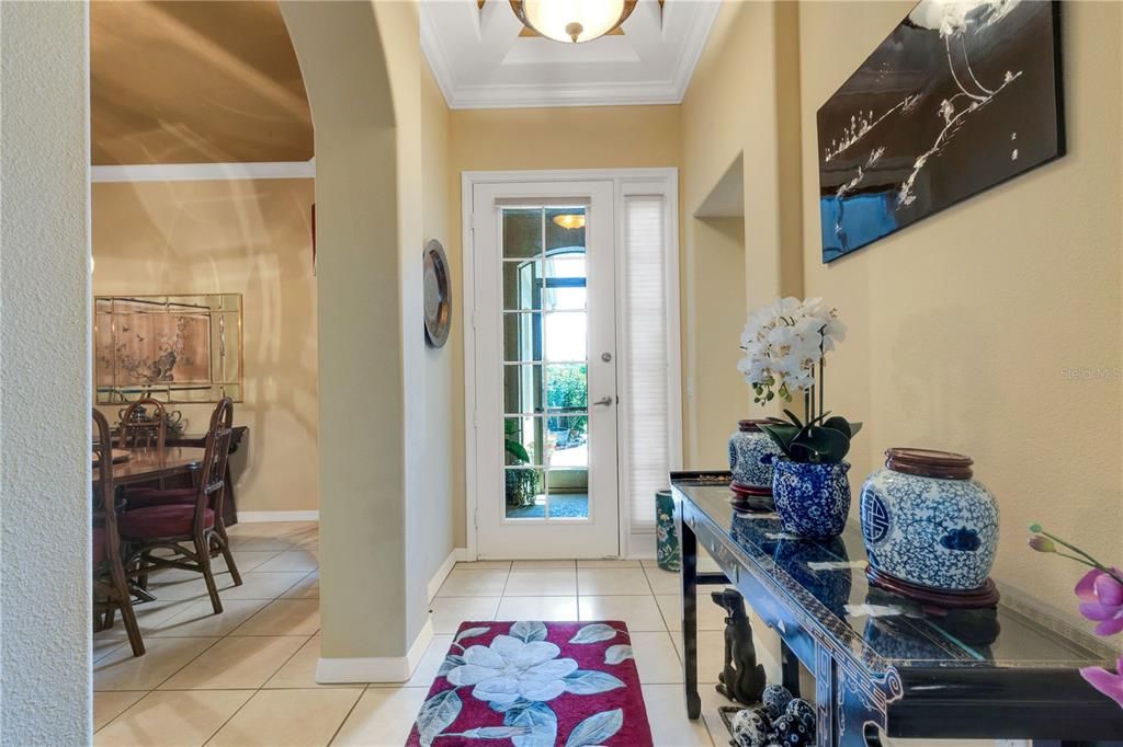 Activo con contrato: $329,000 (2 camas, 2 baños, 1827 Pies cuadrados)