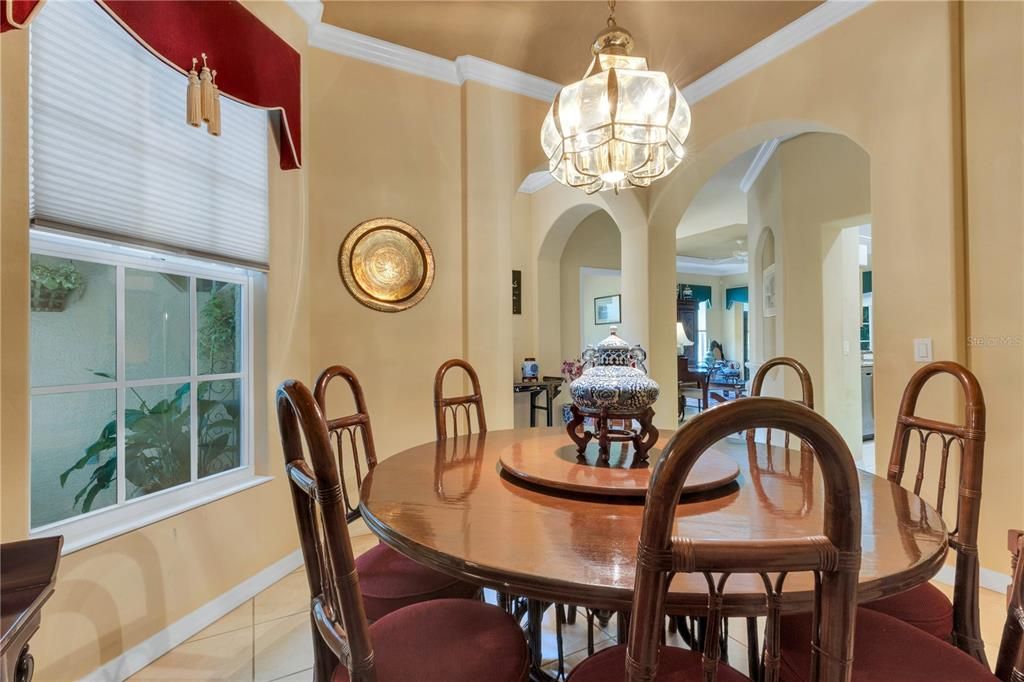 Activo con contrato: $329,000 (2 camas, 2 baños, 1827 Pies cuadrados)