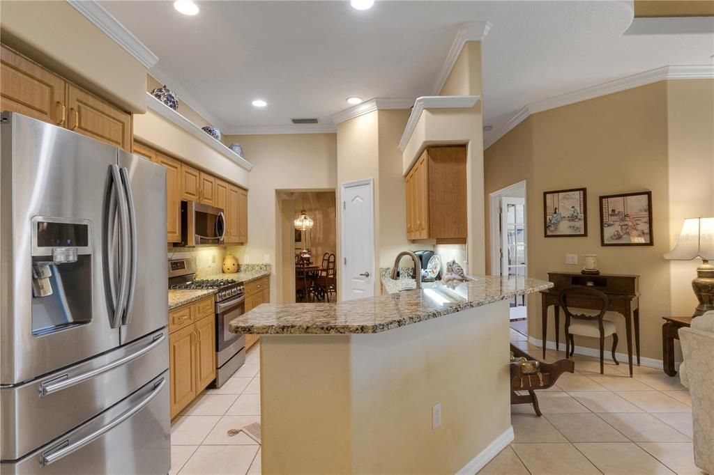 Activo con contrato: $329,000 (2 camas, 2 baños, 1827 Pies cuadrados)