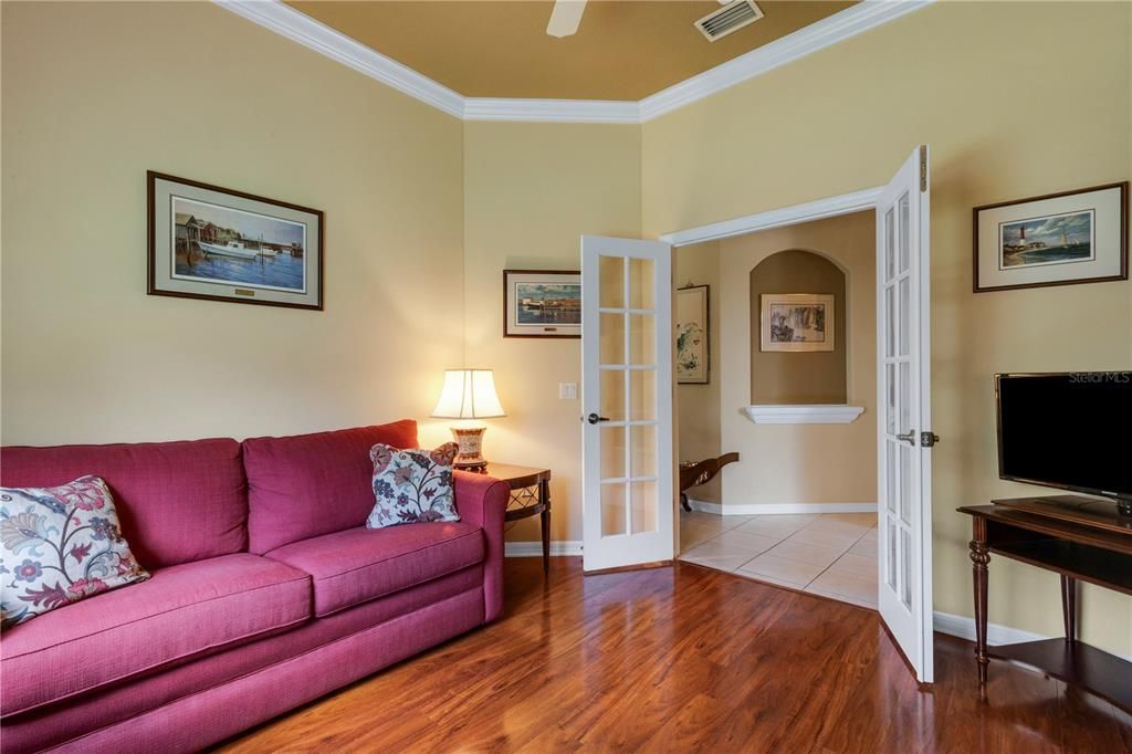 Activo con contrato: $329,000 (2 camas, 2 baños, 1827 Pies cuadrados)