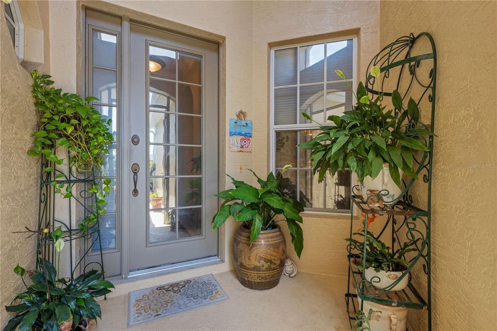 Activo con contrato: $329,000 (2 camas, 2 baños, 1827 Pies cuadrados)