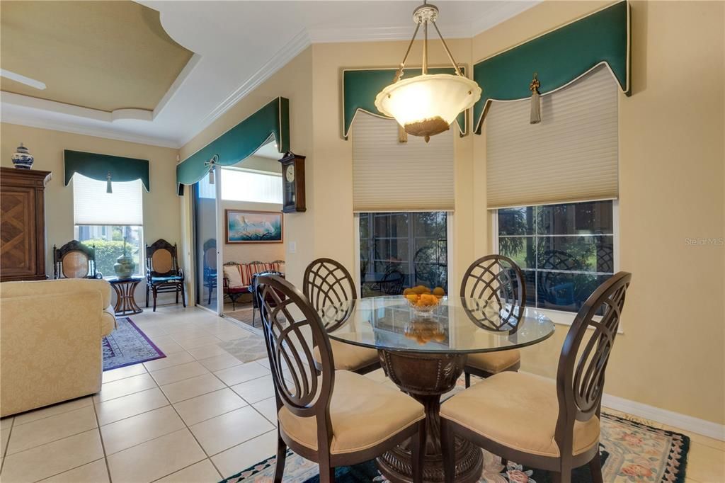 Activo con contrato: $329,000 (2 camas, 2 baños, 1827 Pies cuadrados)