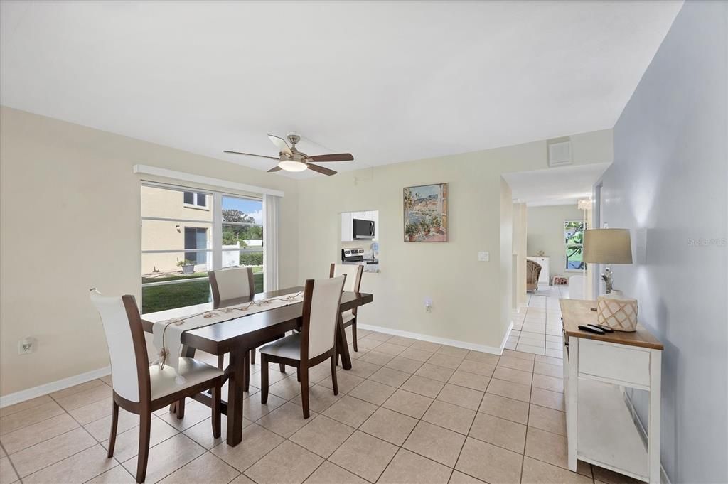 Activo con contrato: $179,000 (2 camas, 2 baños, 1409 Pies cuadrados)