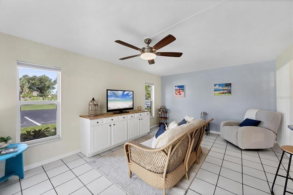 Activo con contrato: $179,000 (2 camas, 2 baños, 1409 Pies cuadrados)