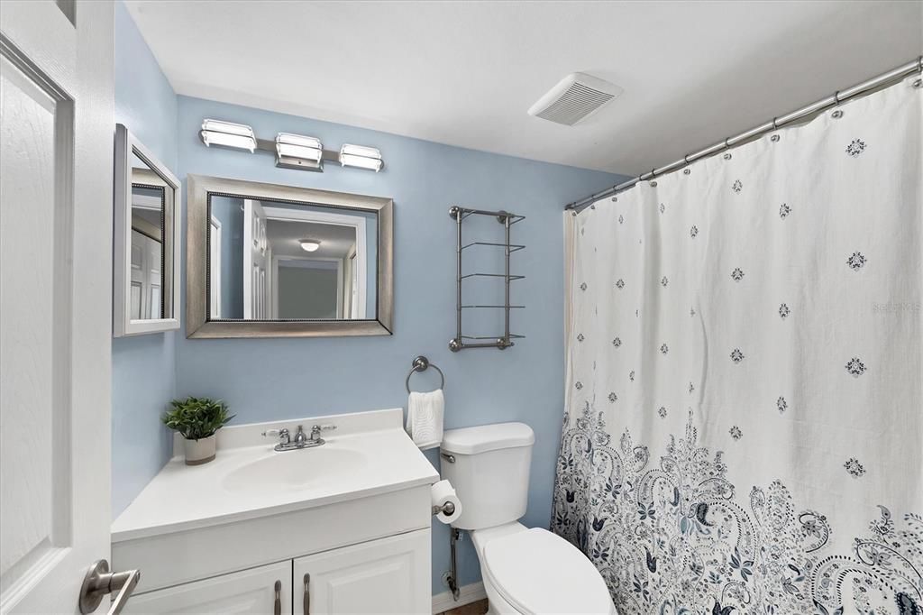 Activo con contrato: $179,000 (2 camas, 2 baños, 1409 Pies cuadrados)