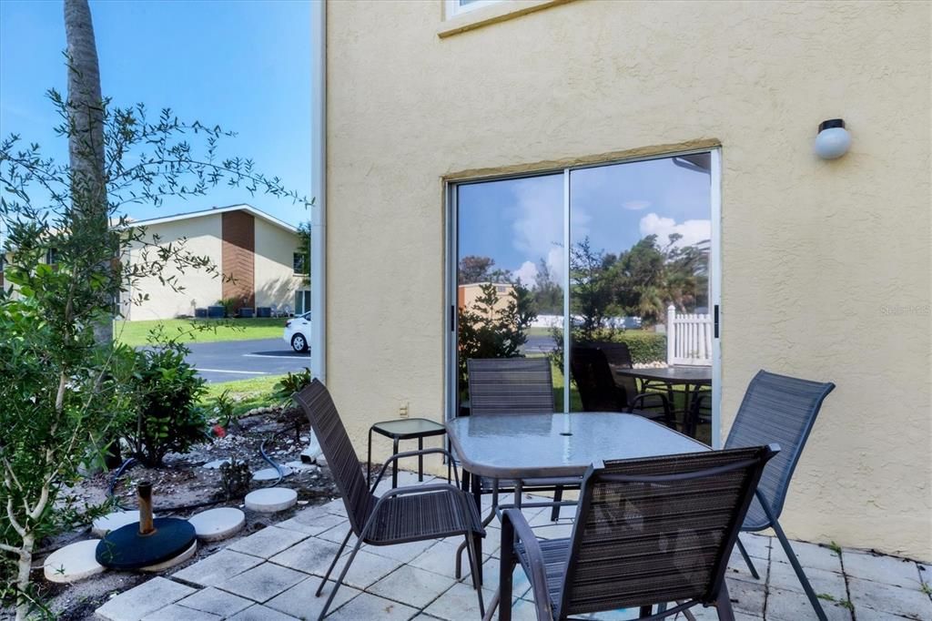 Activo con contrato: $179,000 (2 camas, 2 baños, 1409 Pies cuadrados)