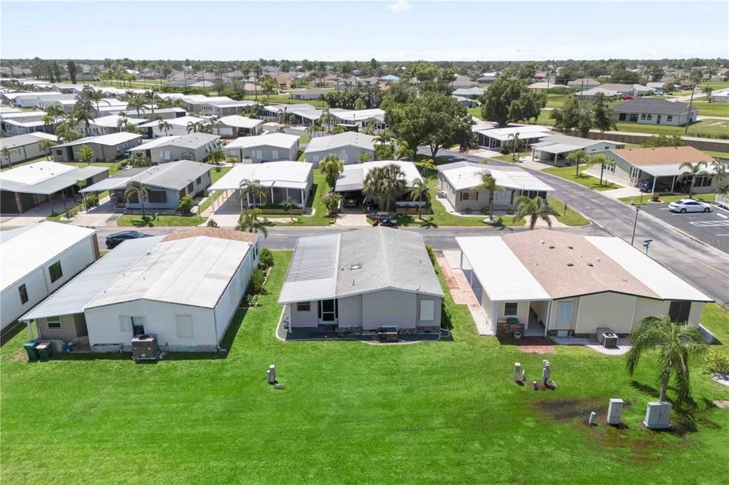 На продажу: $129,900 (2 спален, 2 ванн, 1035 Квадратных фут)