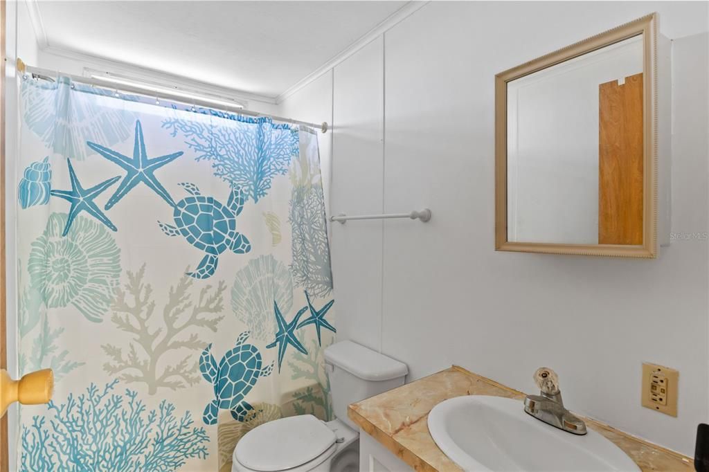 На продажу: $129,900 (2 спален, 2 ванн, 1035 Квадратных фут)