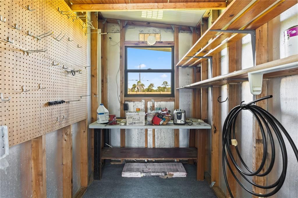 На продажу: $129,900 (2 спален, 2 ванн, 1035 Квадратных фут)