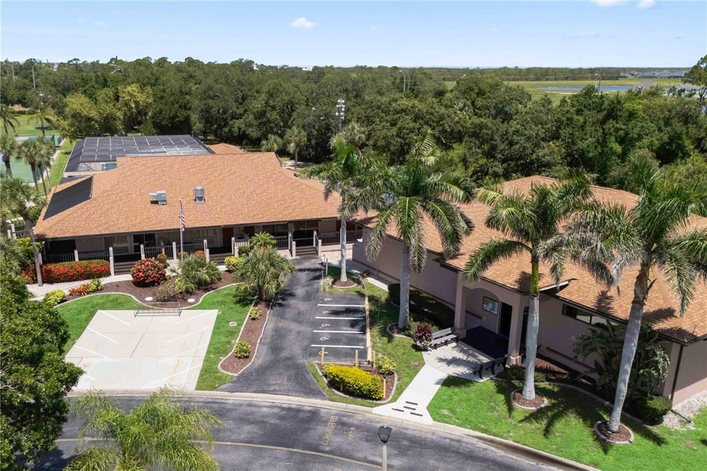 На продажу: $129,900 (2 спален, 2 ванн, 1035 Квадратных фут)