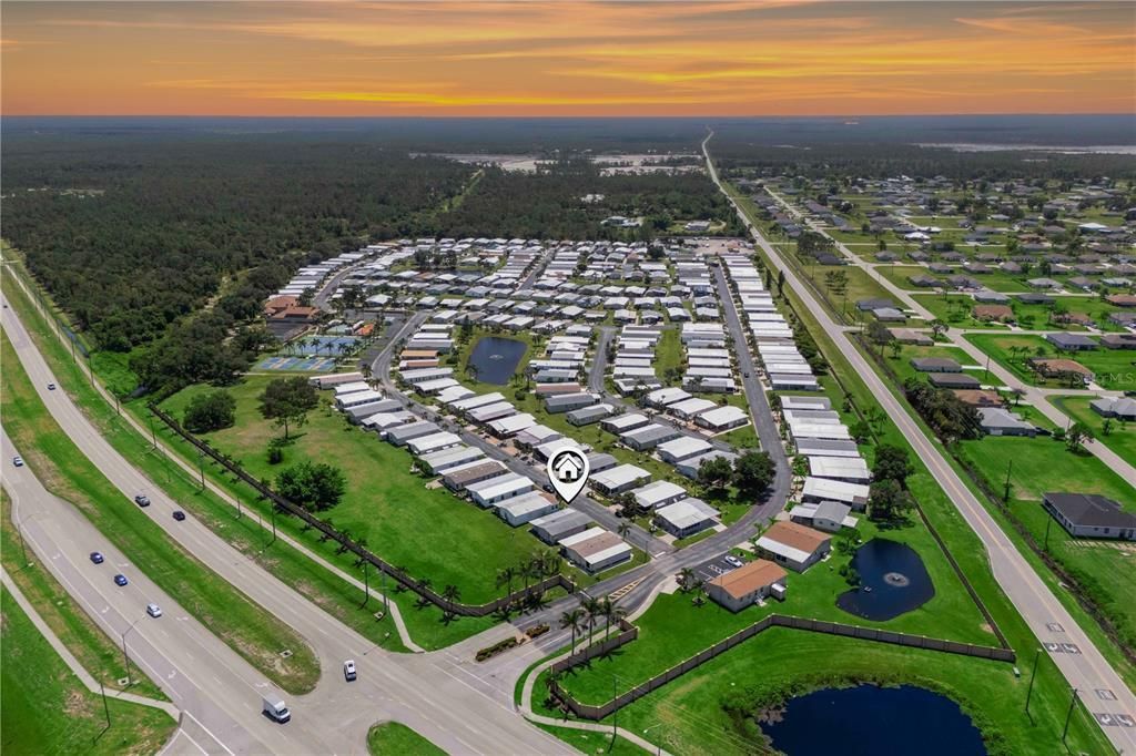 На продажу: $129,900 (2 спален, 2 ванн, 1035 Квадратных фут)