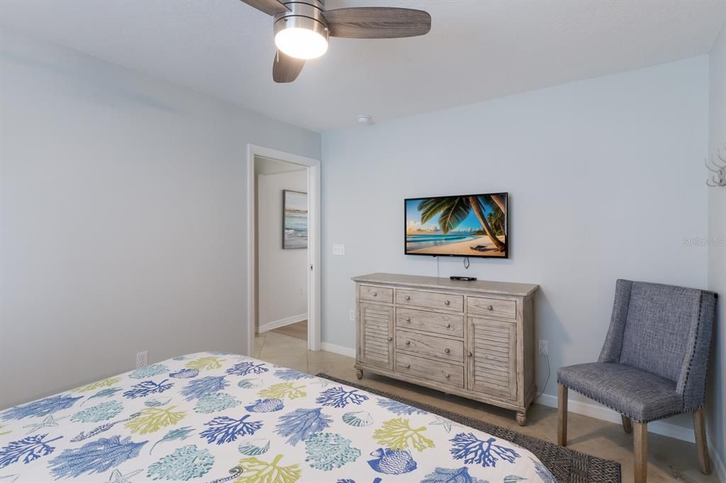 Под контрактом: $1,895,000 (5 спален, 4 ванн, 2342 Квадратных фут)