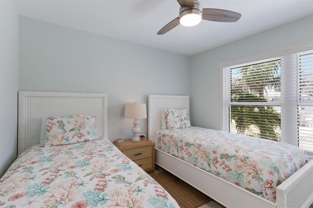 Под контрактом: $1,895,000 (5 спален, 4 ванн, 2342 Квадратных фут)