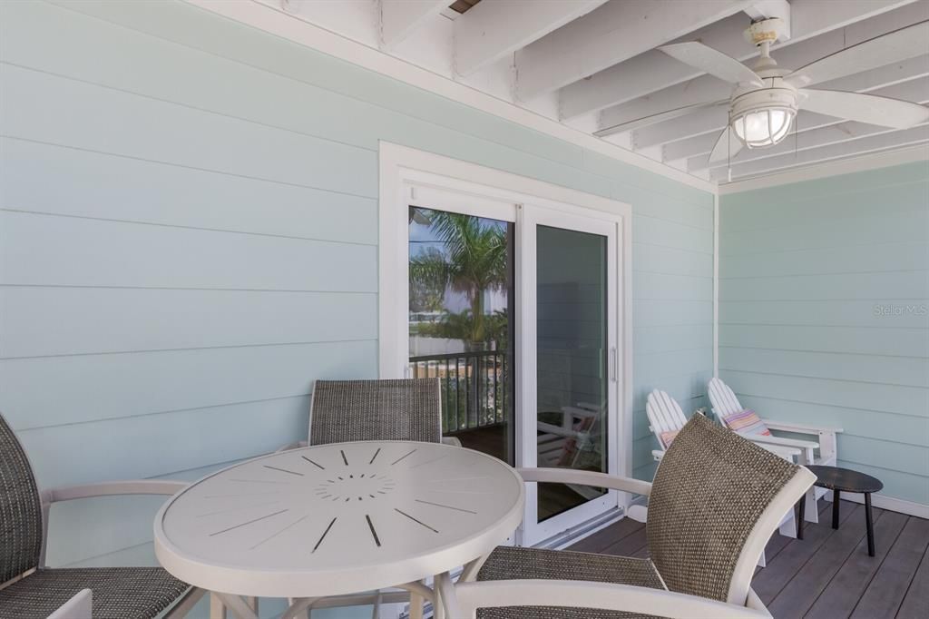 Под контрактом: $1,895,000 (5 спален, 4 ванн, 2342 Квадратных фут)