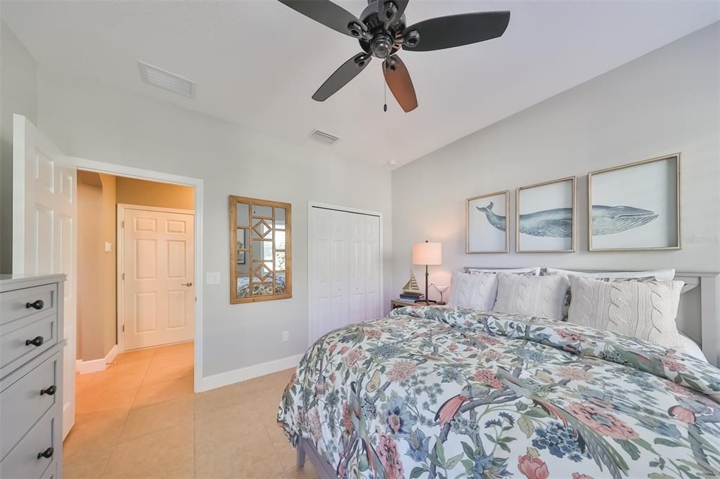 For Sale: $334,900 (2 beds, 2 baths, 1668 Square Feet)