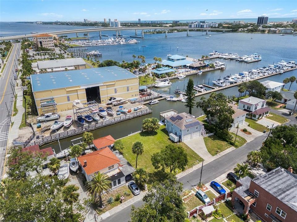 En Venta: $415,000 (0.14 acres)