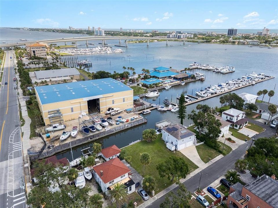 En Venta: $415,000 (0.14 acres)