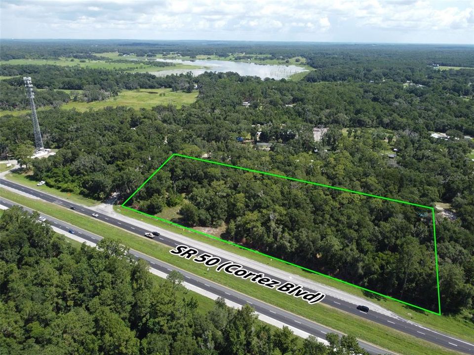 En Venta: $650,000 (5.50 acres)