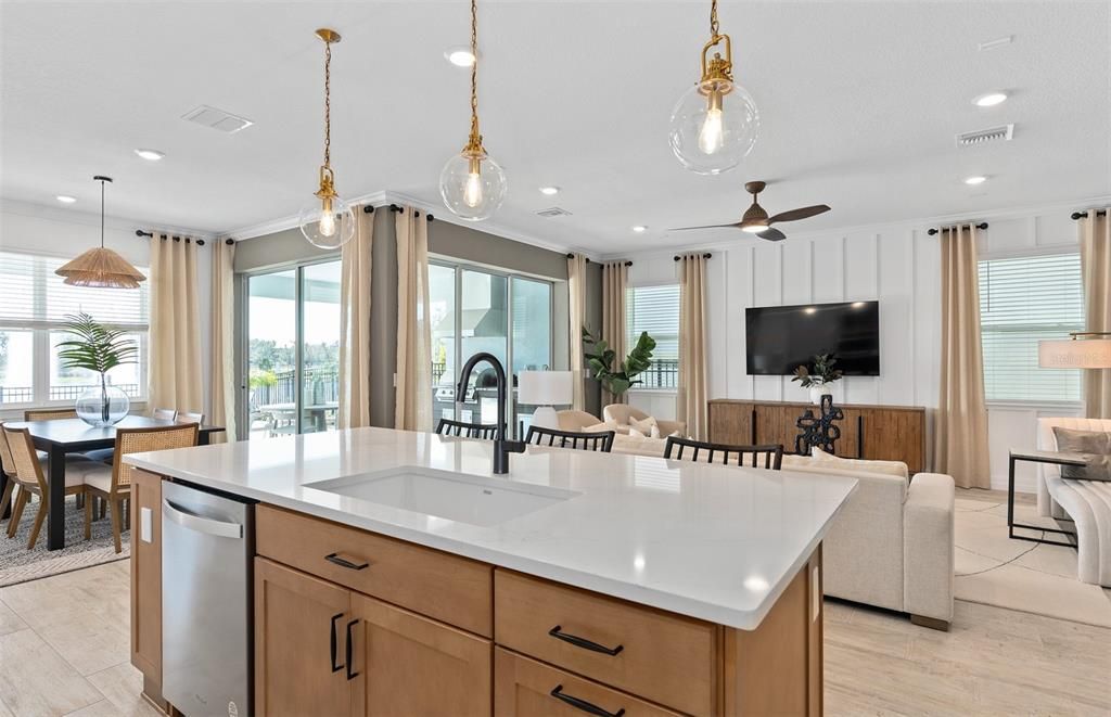 Activo con contrato: $1,125,000 (4 camas, 4 baños, 3080 Pies cuadrados)