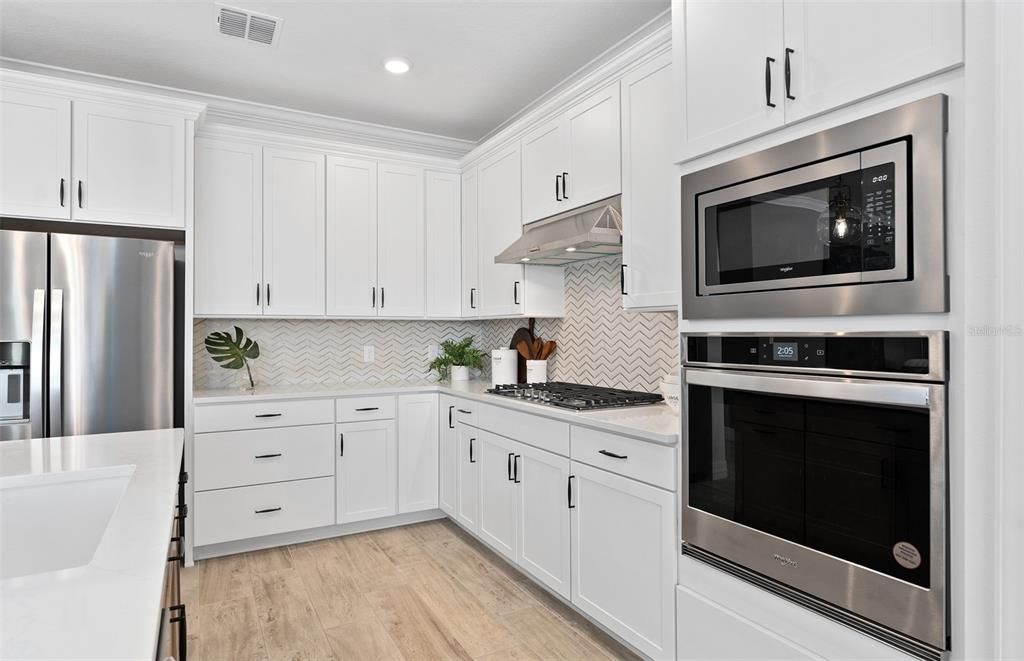 Activo con contrato: $1,125,000 (4 camas, 4 baños, 3080 Pies cuadrados)