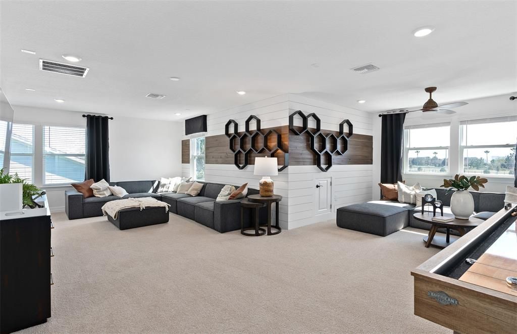 Activo con contrato: $1,125,000 (4 camas, 4 baños, 3080 Pies cuadrados)