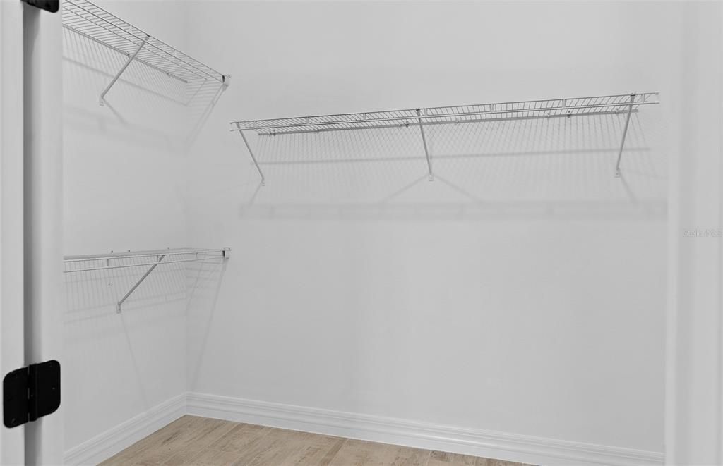 Activo con contrato: $1,125,000 (4 camas, 4 baños, 3080 Pies cuadrados)