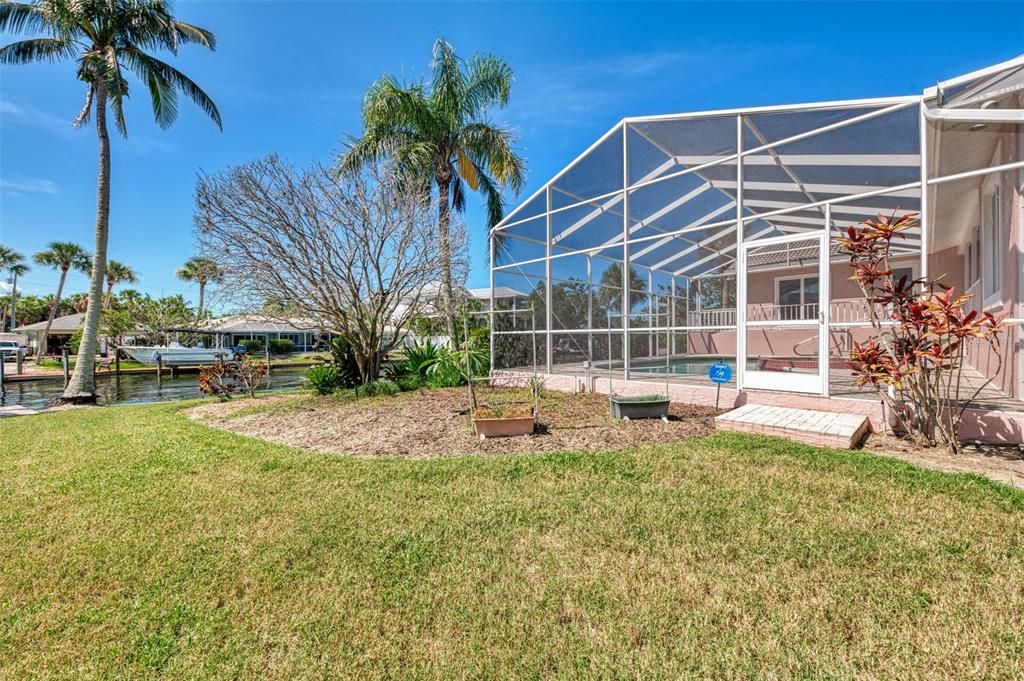 Под контрактом: $1,850,000 (3 спален, 2 ванн, 2522 Квадратных фут)