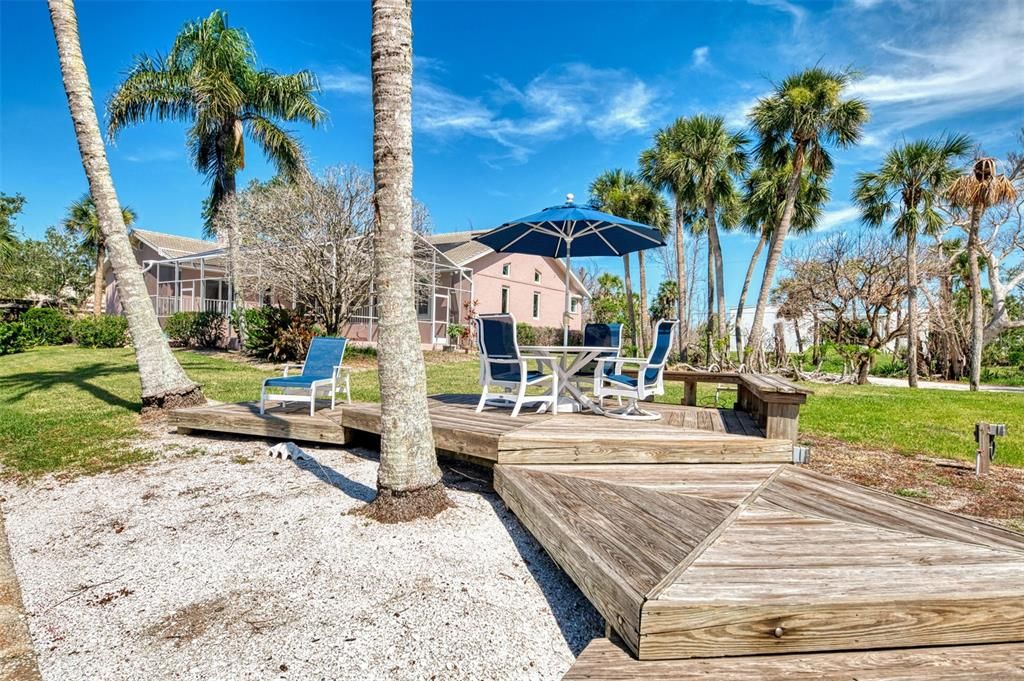 Под контрактом: $1,850,000 (3 спален, 2 ванн, 2522 Квадратных фут)