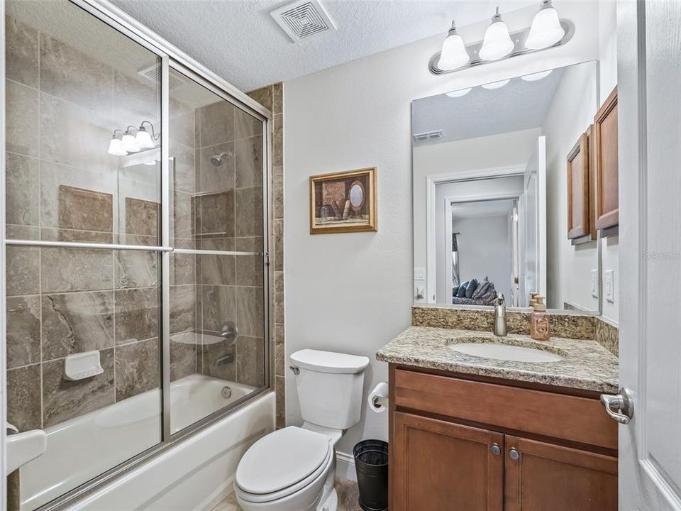 En Venta: $699,000 (4 camas, 2 baños, 2359 Pies cuadrados)