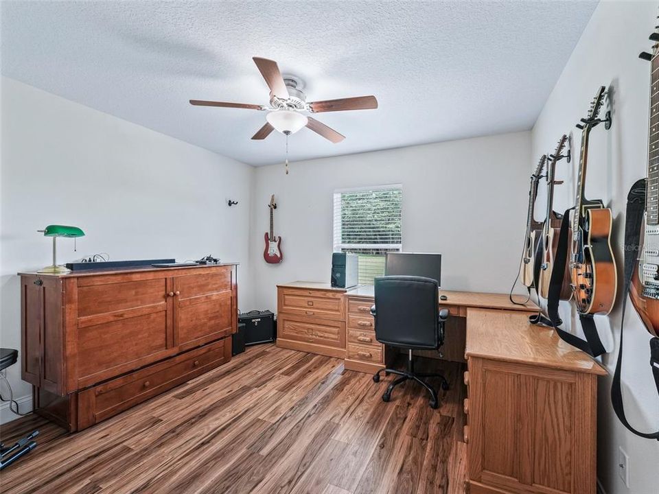 En Venta: $699,000 (4 camas, 2 baños, 2359 Pies cuadrados)