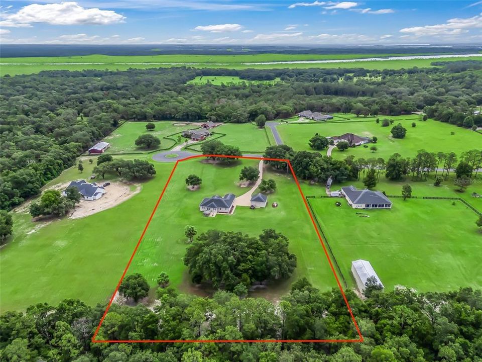 En Venta: $699,000 (4 camas, 2 baños, 2359 Pies cuadrados)