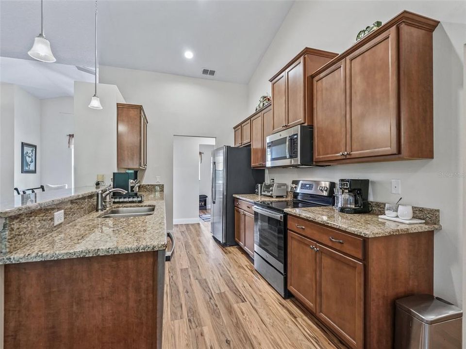 En Venta: $699,000 (4 camas, 2 baños, 2359 Pies cuadrados)