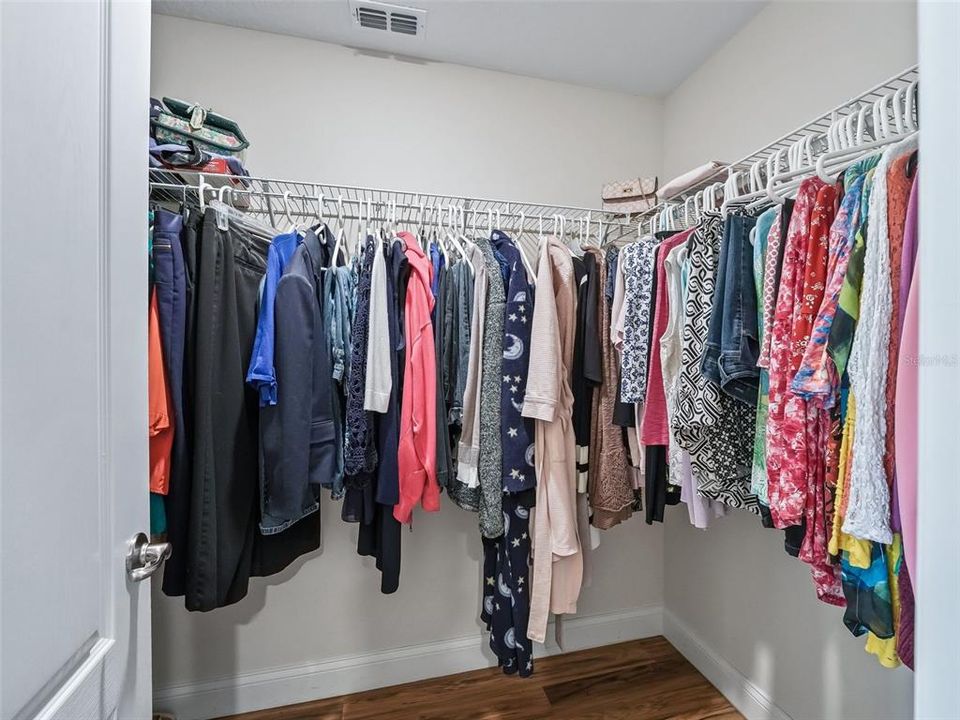 En Venta: $699,000 (4 camas, 2 baños, 2359 Pies cuadrados)