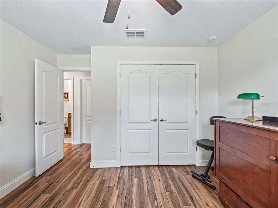 En Venta: $699,000 (4 camas, 2 baños, 2359 Pies cuadrados)