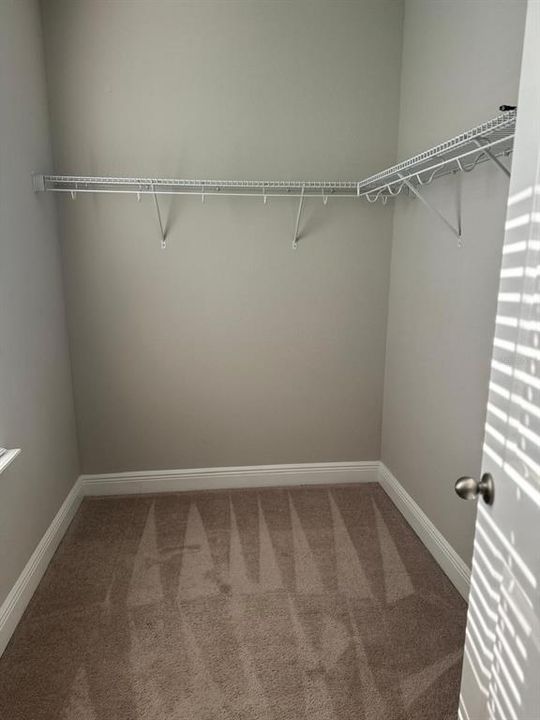 En Venta: $471,900 (4 camas, 2 baños, 2017 Pies cuadrados)