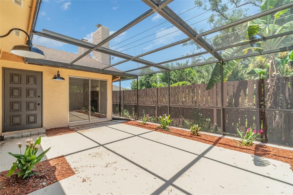 For Sale: $179,999 (2 beds, 1 baths, 1006 Square Feet)