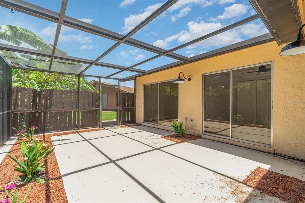 For Sale: $179,999 (2 beds, 1 baths, 1006 Square Feet)